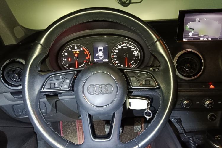Used Audi A3 2018 30th Anniversary Edition Limousine 35 TFSI Fashion Model Steering Wheel