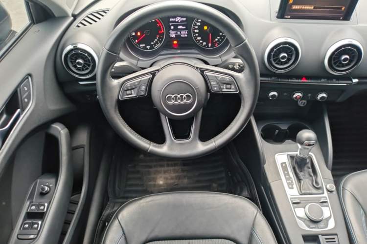 Used Audi A3 2018 30th Anniversary Edition Sportback 35 TFSI Fashion Model Steering Wheel