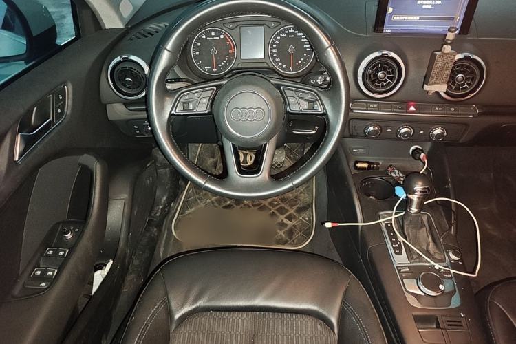 Used Audi A3 2018 30th Anniversary Edition Limousine 35 TFSI Fashion Model Steering Wheel