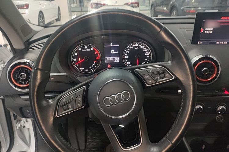 Used Audi A3 2018 30th Anniversary Edition Limousine 35 TFSI Fashion Model Steering Wheel