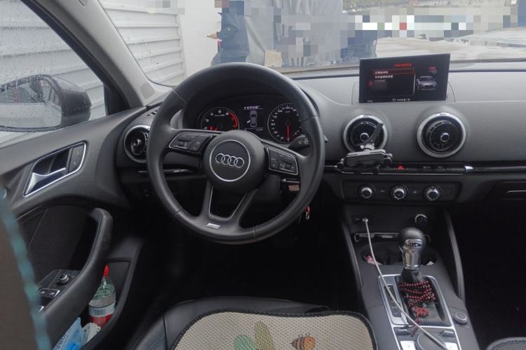 Used Audi A3 2018 30th Anniversary Edition Limousine 35 TFSI Fashion Model Steering Wheel