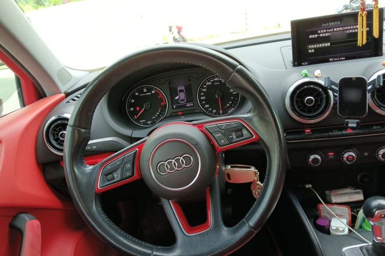 Used Audi A3 2018 30th Anniversary Edition Limousine 35 TFSI Fashion Model Steering Wheel