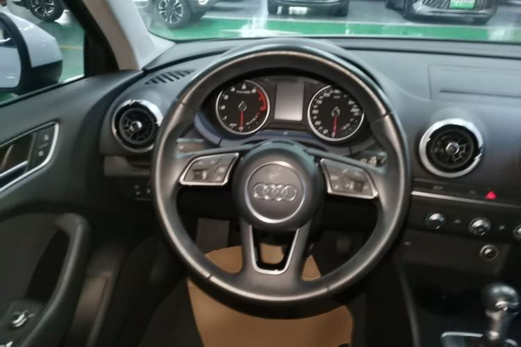 Used Audi A3 2018 30th Anniversary Edition Limousine 35 TFSI Fashion Model Steering Wheel