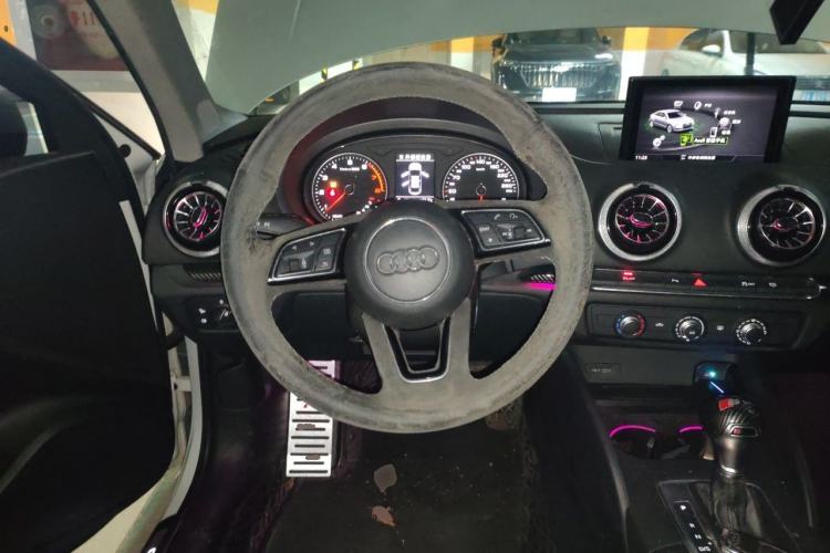 Used Audi A3 2018 30th Anniversary Edition Limousine 35 TFSI Fashion Model Steering Wheel