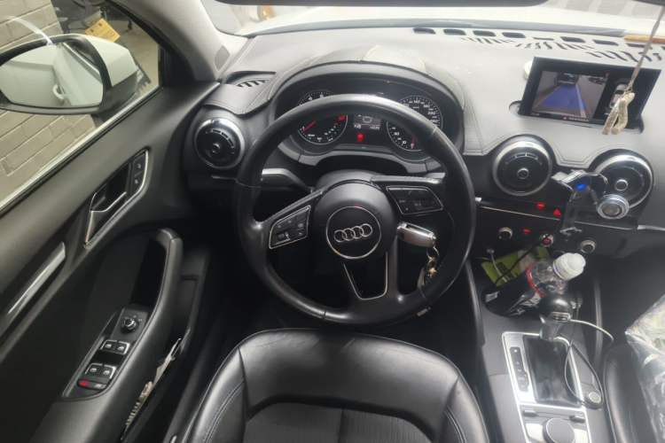 Used Audi A3 2018 30th Anniversary Edition Limousine 35 TFSI Fashion Model Steering Wheel