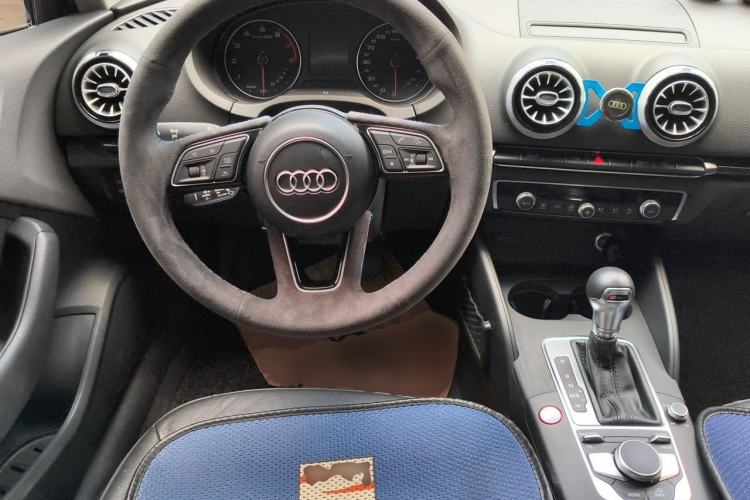 Used Audi A3 2018 30th Anniversary Edition Limousine 35 TFSI Fashion Model Steering Wheel