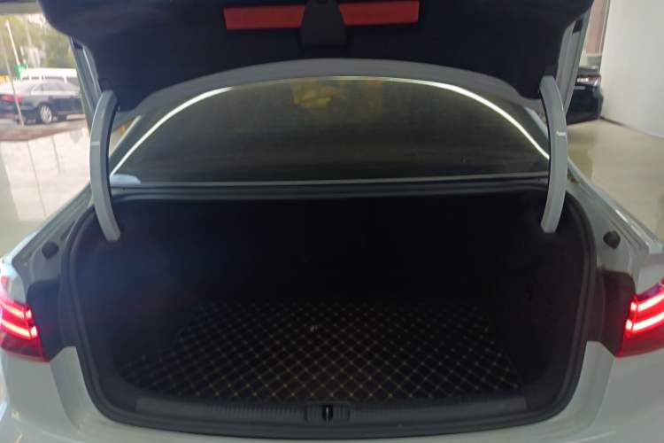Used Audi A3 2018 30th Anniversary Edition Limousine 35 TFSI Fashion Model Trunk
