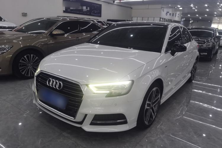 Used Audi A3 2018 30th Anniversary Edition Limousine 35 TFSI Sport Model Guazi used car, China used car export, Used car for sale, Used cars, Cheapest cars for sale
