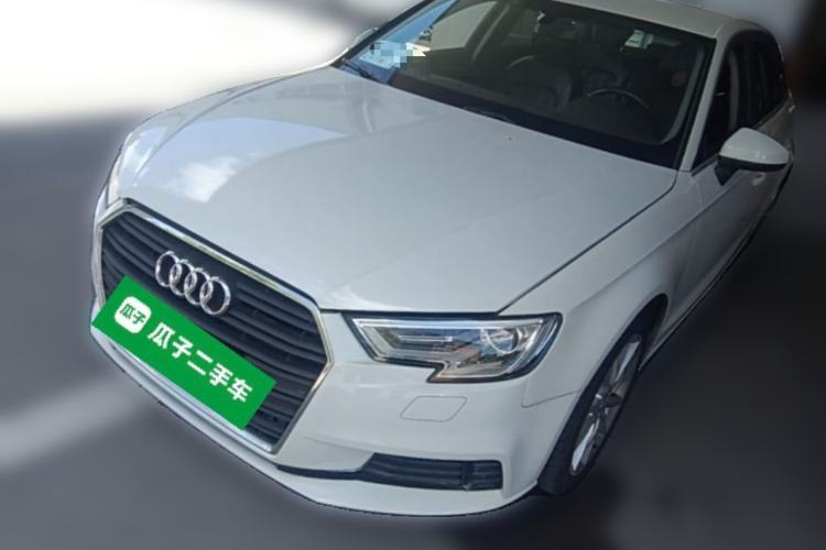 Used Audi A3 2018 30th Anniversary Edition Sportback 35 TFSI Ambition Model Guazi used car, China used car export, Used car for sale, Used cars, Cheapest cars for sale