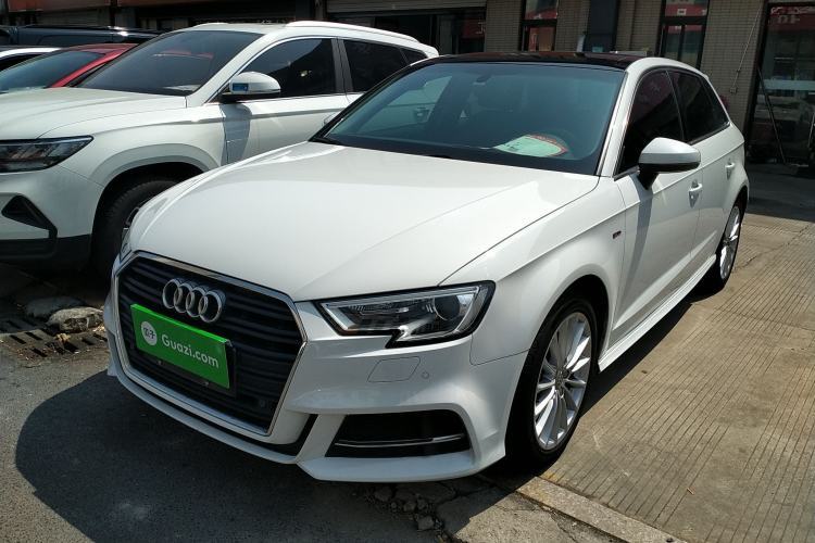Używany Audi A3 2018 30th Anniversary Edition Sportback 35 TFSI Fashion Model Guazi used car, China used car export, Used car for sale, Used cars, Cheapest cars for sale