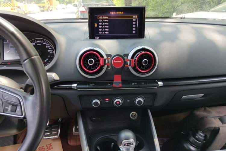 Used Audi A3 2018 30th Anniversary Edition Limousine 35 TFSI Fashion Model Audio And AC Panel