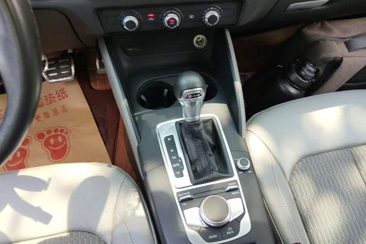 Used Audi A3 2018 30th Anniversary Edition Limousine 35 TFSI Fashion Model Gear Lever