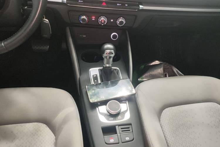 Used Audi A3 2018 30th Anniversary Edition Sportback 35 TFSI Ambition Model Gear Lever