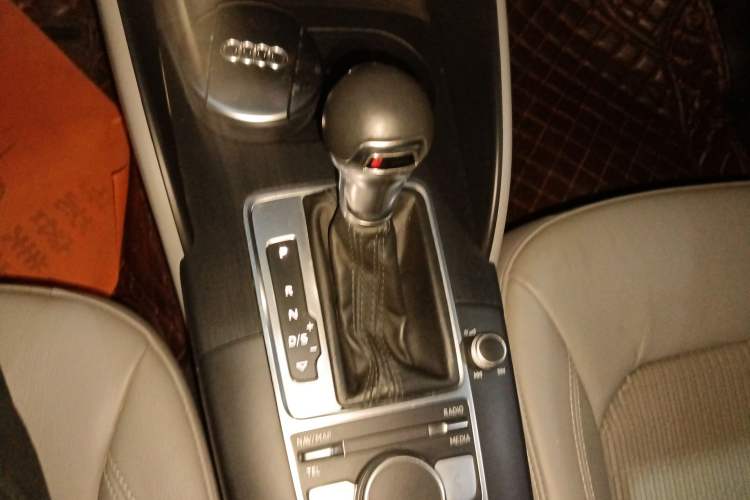 Used Audi A3 2018 30th Anniversary Edition Limousine 35 TFSI Fashion Model Gear Lever