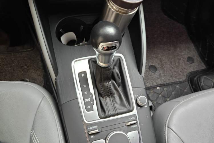 Used Audi A3 2018 30th Anniversary Edition Limousine 35 TFSI Fashion Model Gear Lever