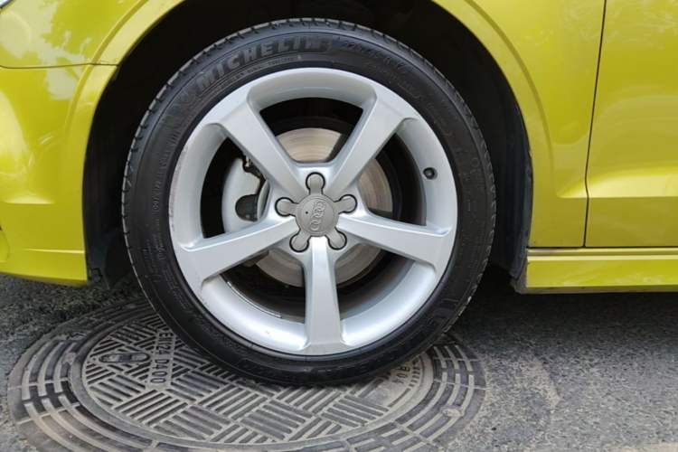Used Audi A3 2018 30th Anniversary Edition Limousine 35 TFSI Fashion Model Left Front Wheel Hub
