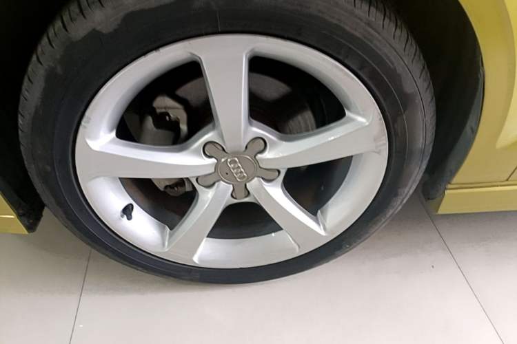 Used Audi A3 2018 30th Anniversary Edition Limousine 35 TFSI Fashion Model Left Front Wheel Hub