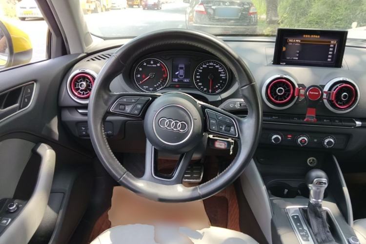 Used Audi A3 2018 30th Anniversary Edition Limousine 35 TFSI Fashion Model Steering Wheel