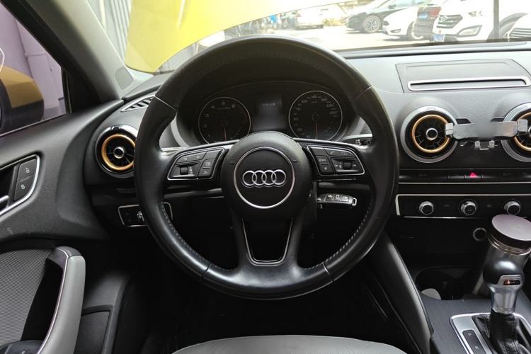 Used Audi A3 2018 30th Anniversary Edition Limousine 35 TFSI Fashion Model Steering Wheel