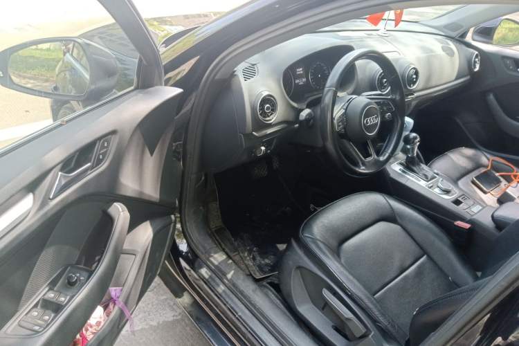 Used Audi A3 2019 Limousine 35 TFSI Ambition China VI Driver Seat