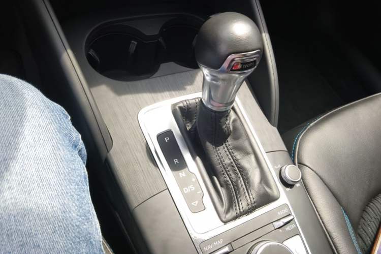 Used Audi A3 2019 Sportback 35 TFSI Fashion Edition China VI Emission Standard Gear Lever