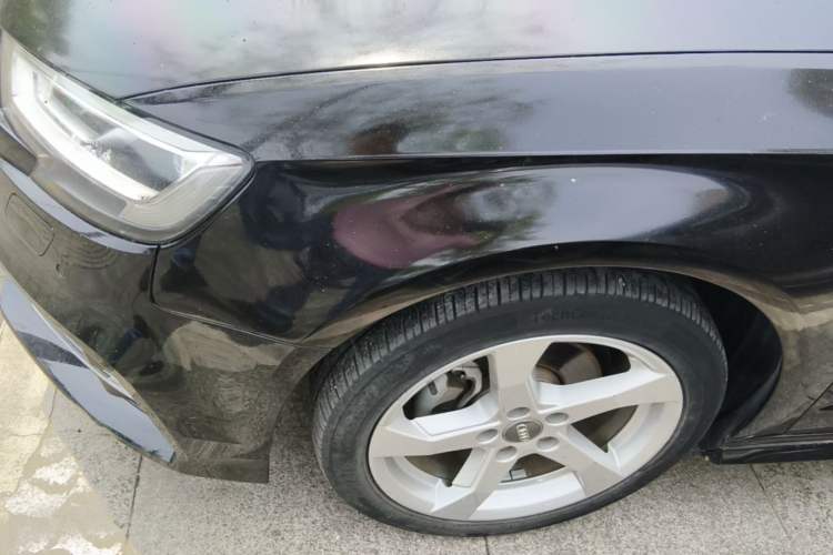 Used Audi A3 2019 Sportback 35 TFSI Fashion Edition China VI Emission Standard Left Front Wheel Hub