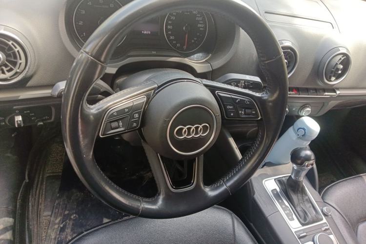 Used Audi A3 2019 Limousine 35 TFSI Ambition China VI Steering Wheel