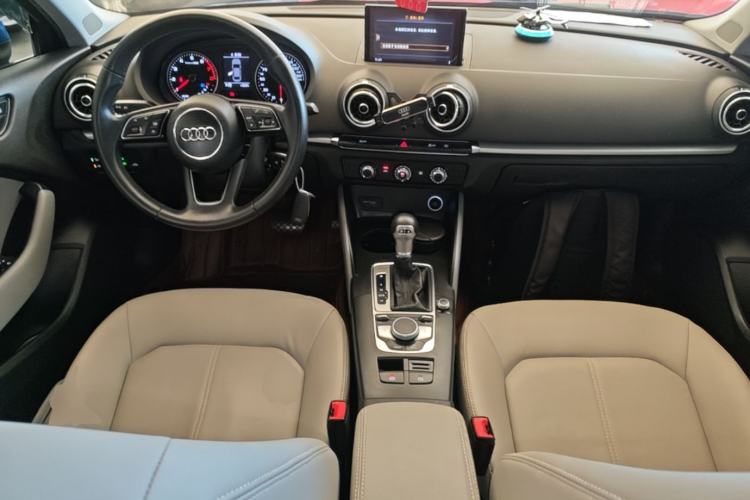 Used Audi A3 2019 Limousine 35 TFSI Ambition China VI Center Console