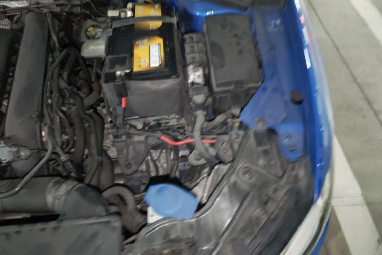 Used Audi A3 2019 Sportback 35 TFSI Fashion Edition China VI Emission Standard Engine Bay Left