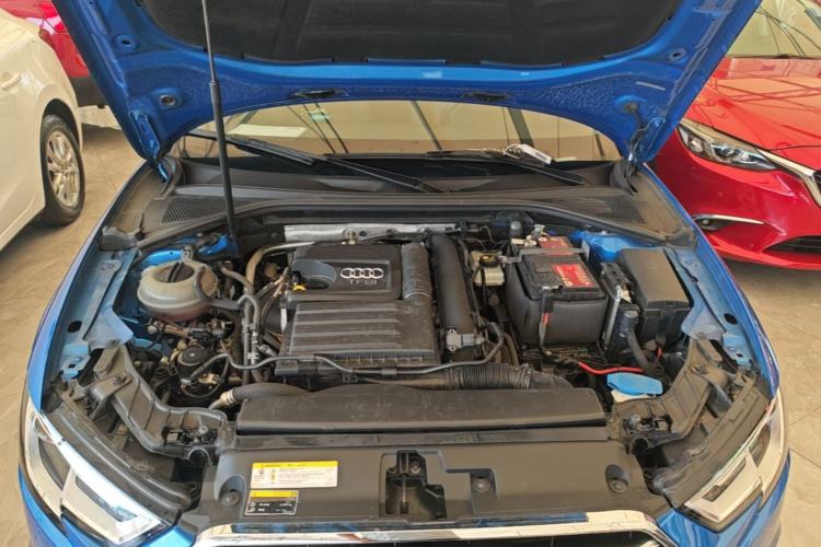 Used Audi A3 2019 Limousine 35 TFSI Ambition China VI Engine Bay