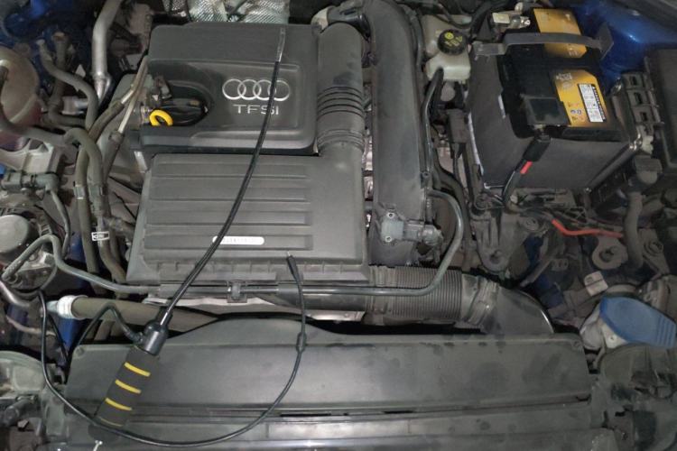 Used Audi A3 2019 Sportback 35 TFSI Fashion Edition China VI Emission Standard Engine Bay
