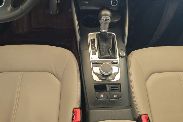 Used Audi A3 2019 Limousine 35 TFSI Ambition China VI Gear Lever