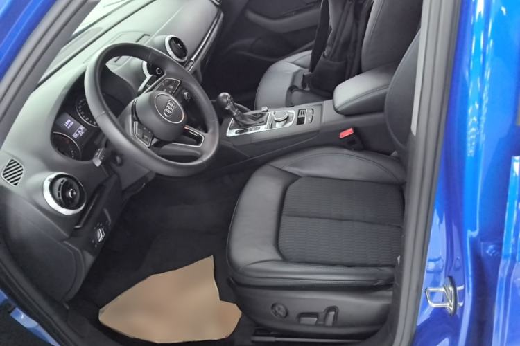 Used Audi A3 2019 Limousine 35 TFSI Fashion Edition China VI Emission Standard Left Front Seat