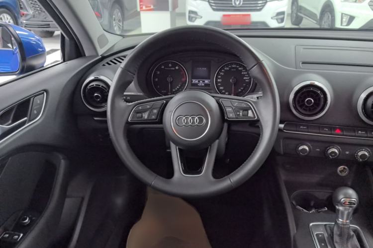 Used Audi A3 2019 Limousine 35 TFSI Fashion Edition China VI Emission Standard Steering Wheel