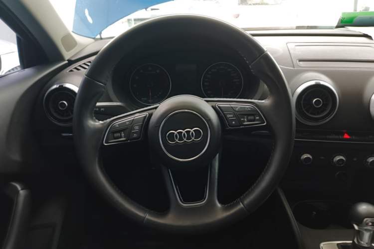 Used Audi A3 2019 Limousine 35 TFSI Fashion Edition China V standard Steering Wheel