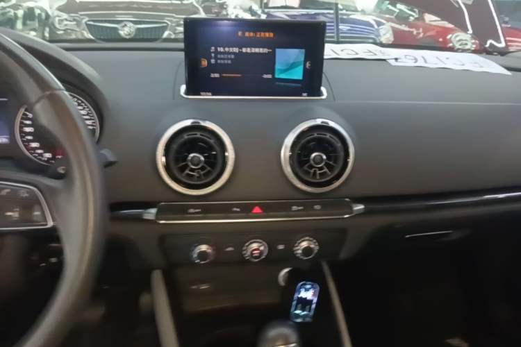 Used Audi A3 2019 Limousine 35 TFSI Fashion Edition China VI Emission Standard Audio And AC Panel