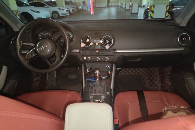 Used Audi A3 2019 Limousine 35 TFSI Ambition China V Center Console