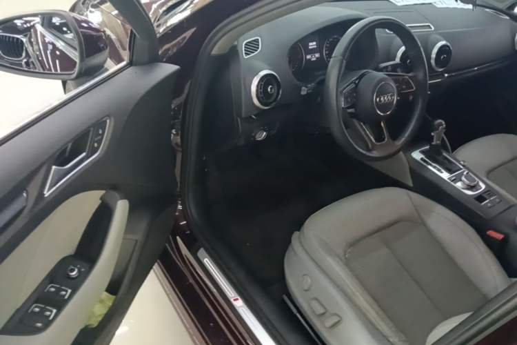 Used Audi A3 2019 Limousine 35 TFSI Fashion Edition China VI Emission Standard Driver Seat