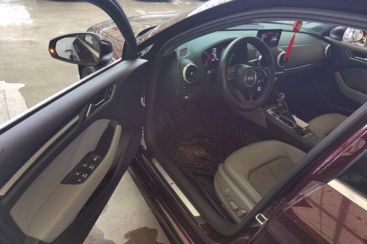 Used Audi A3 2019 Limousine 35 TFSI Fashion Edition China VI Emission Standard Driver Seat