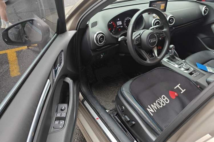 Used Audi A3 2019 Limousine 35 TFSI Fashion Edition China VI Emission Standard Driver Seat