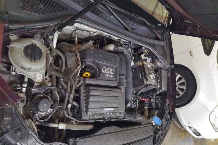 Used Audi A3 2019 Limousine 35 TFSI Fashion Edition China VI Emission Standard Engine Bay