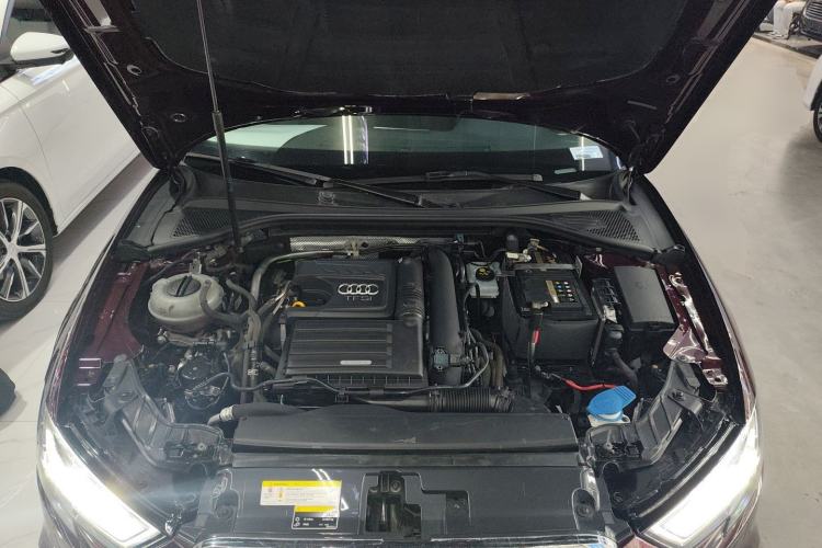 Used Audi A3 2019 Limousine 35 TFSI Fashion Edition China VI Emission Standard Engine Bay