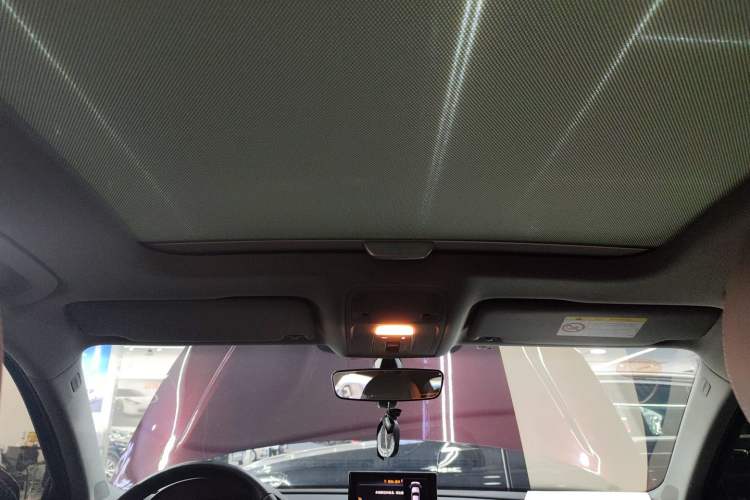 Used Audi A3 2019 Limousine 35 TFSI Fashion Edition China VI Emission Standard Headliner