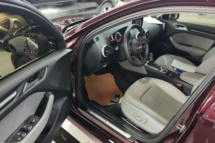 Used Audi A3 2019 Limousine 35 TFSI Fashion Edition China VI Emission Standard Interior 3