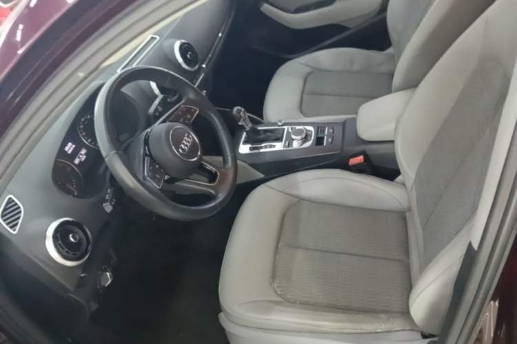 Used Audi A3 2019 Limousine 35 TFSI Fashion Edition China VI Emission Standard Left Front Seat