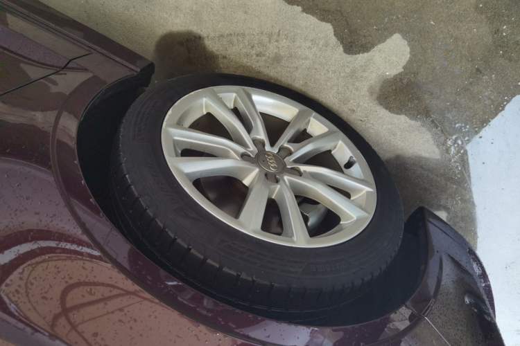 Used Audi A3 2019 Limousine 35 TFSI Fashion Edition China VI Emission Standard Left Front Wheel Hub
