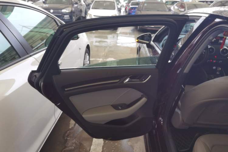 Used Audi A3 2019 Limousine 35 TFSI Fashion Edition China VI Emission Standard Left Rear Door Interior