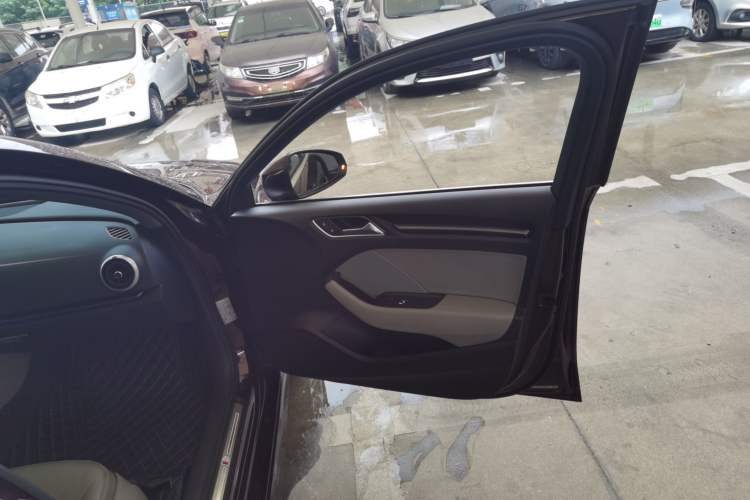 Used Audi A3 2019 Limousine 35 TFSI Fashion Edition China VI Emission Standard Right Rear Door Interior