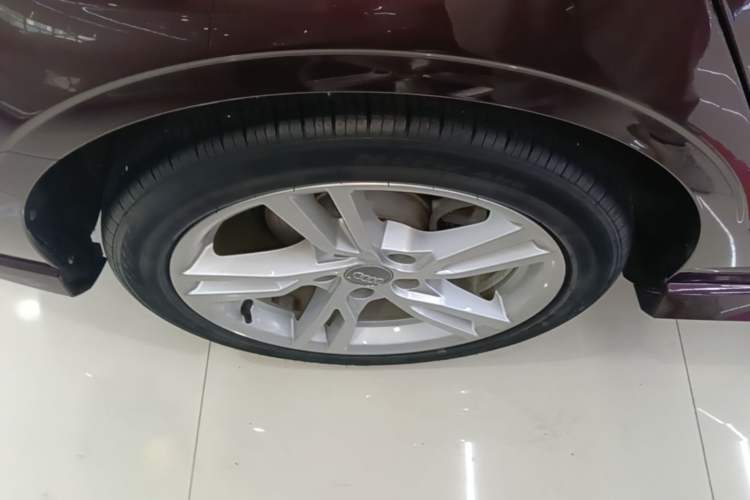 Used Audi A3 2019 Limousine 35 TFSI Fashion Edition China VI Emission Standard Right Rear Wheel Hub