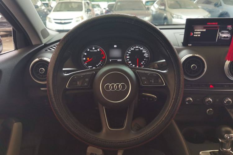 Used Audi A3 2019 Limousine 35 TFSI Fashion Edition China VI Emission Standard Steering Wheel